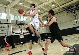 赛季第一次两双！王俊杰贡献12分12板3助1帽 狂抢6前场板